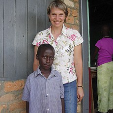 Anne-Grete-og-fadderbarn.jpg Anne-Grete-og-fadderbarn.jpg