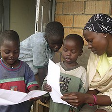 Annett-hjelper-til-med--le.jpg Annett-hjelper-til-med--le.jpg