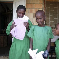 Nye-kler-fra-fadderfamilie.jpg Nye-kler-fra-fadderfamilie.jpg